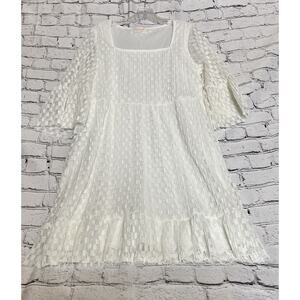 Sugarfox NWOT Medium White Lace Lined‎ Dress